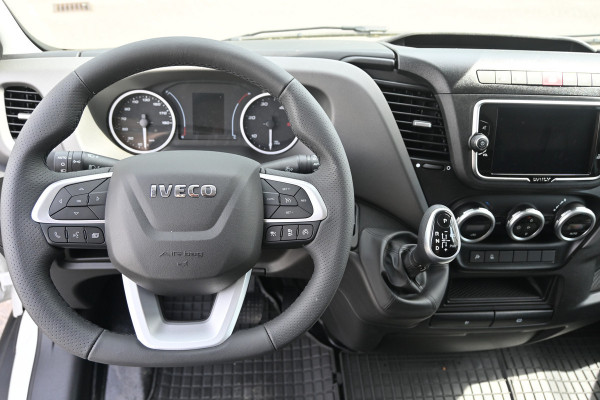 Iveco Daily 35S18 L4H2 3.0 180 pk Hi-Matic LED, ACC, Geveerde stoel, Camera, Navigatie