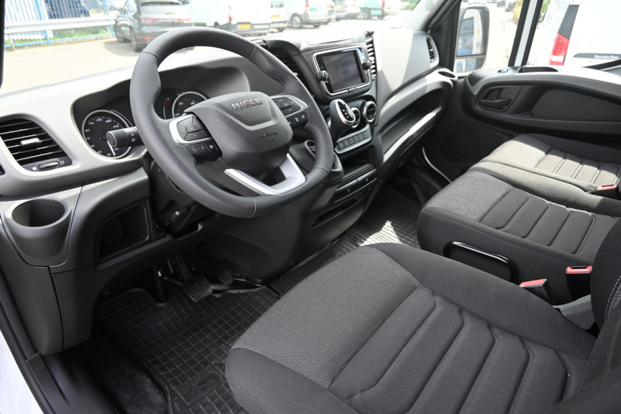 Iveco Daily 35S18 L4H2 3.0 180 pk Hi-Matic LED, ACC, Geveerde stoel, Camera, Navigatie