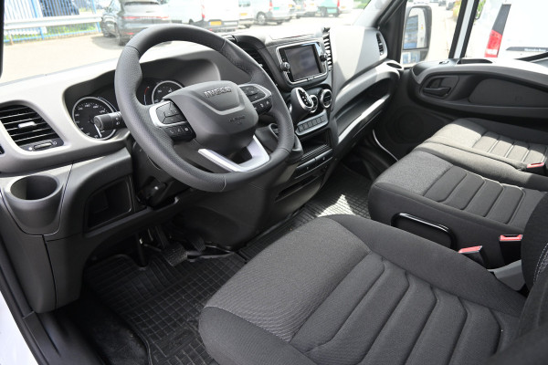 Iveco Daily 35S18 L4H2 3.0 180 pk Hi-Matic LED, ACC, Geveerde stoel, Camera, Navigatie