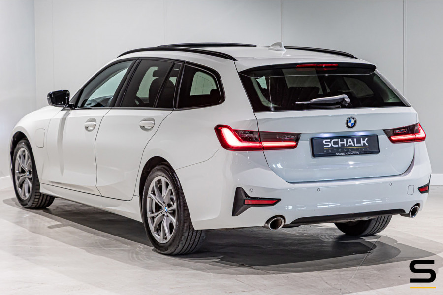 BMW 3 Serie Touring 330e High Ex|Pano|E-Trekhaak|E-stoel|garantie
