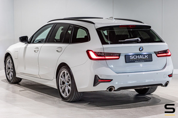 BMW 3 Serie Touring 330e High Ex|Pano|E-Trekhaak|E-stoel|garantie