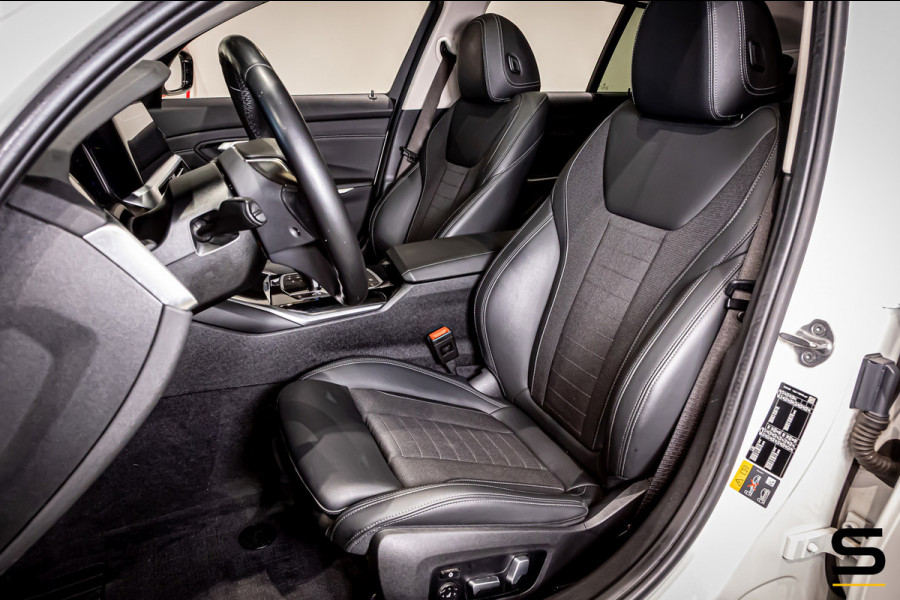 BMW 3 Serie Touring 330e High Ex|Pano|E-Trekhaak|E-stoel|garantie