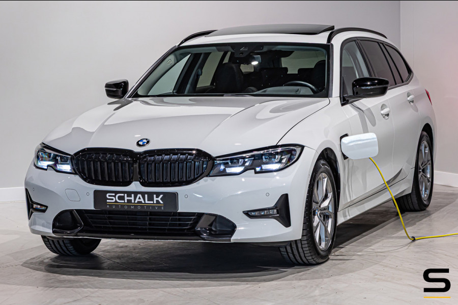 BMW 3 Serie Touring 330e High Ex|Pano|E-Trekhaak|E-stoel|garantie