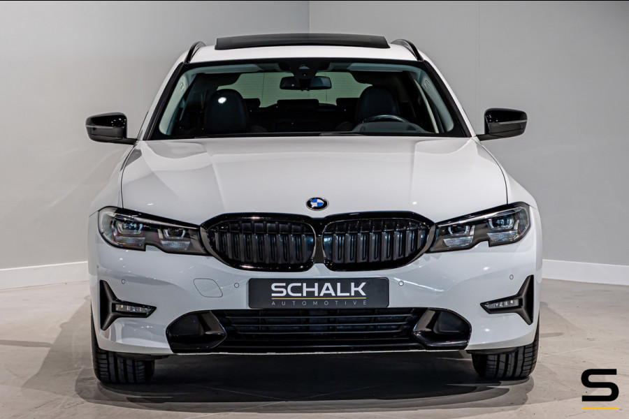 BMW 3 Serie Touring 330e High Ex|Pano|E-Trekhaak|E-stoel|garantie