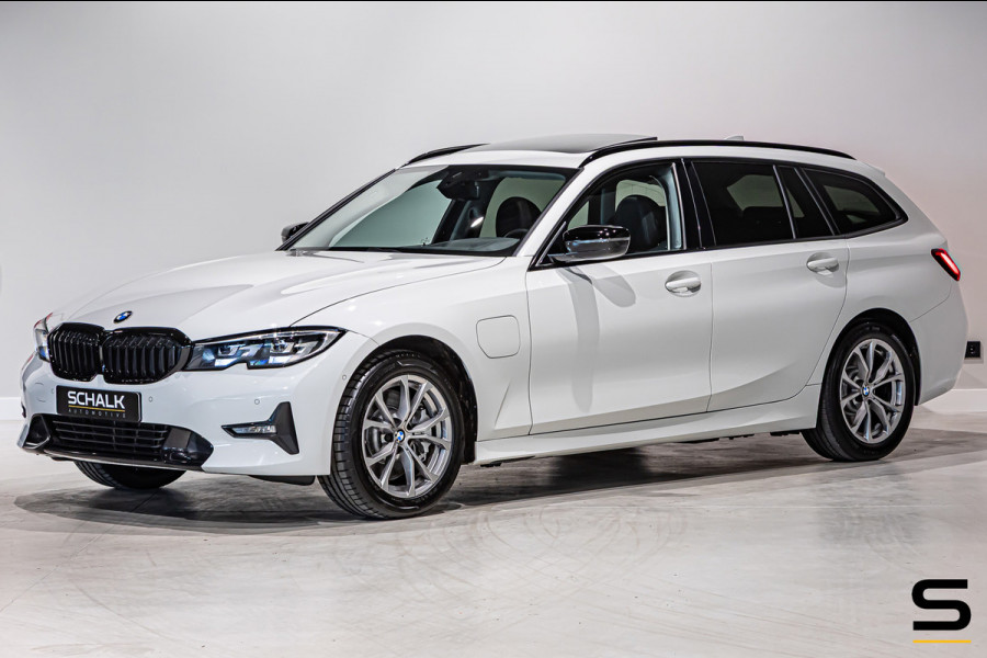 BMW 3 Serie Touring 330e High Ex|Pano|E-Trekhaak|E-stoel|garantie