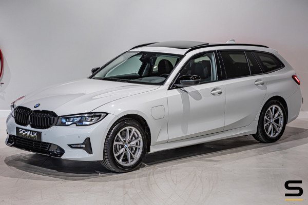 BMW 3 Serie Touring 330e High Ex|Pano|E-Trekhaak|E-stoel|garantie
