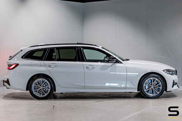 BMW 3 Serie Touring 330e High Ex|Pano|E-Trekhaak|E-stoel|garantie