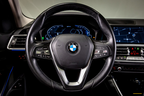 BMW 3 Serie Touring 330e High Ex|Pano|E-Trekhaak|E-stoel|garantie