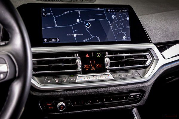 BMW 3 Serie Touring 330e High Ex|Pano|E-Trekhaak|E-stoel|garantie