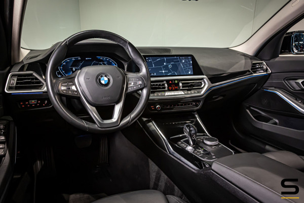 BMW 3 Serie Touring 330e High Ex|Pano|E-Trekhaak|E-stoel|garantie