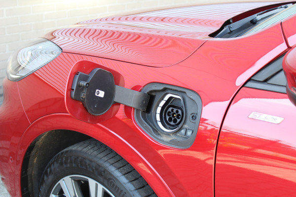 Ford Kuga 2.5 PHEV ST-Line X | 20'' | Styling Pack | Elektr. Trekhaak | B&O | BLIS | Head-up