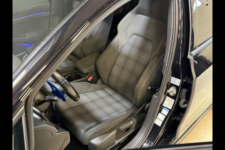 Volkswagen Golf 1.4 eHybrid GTE | SOH 97% | Panoramadak | IQ Light | Stoel/Stuurverwarming