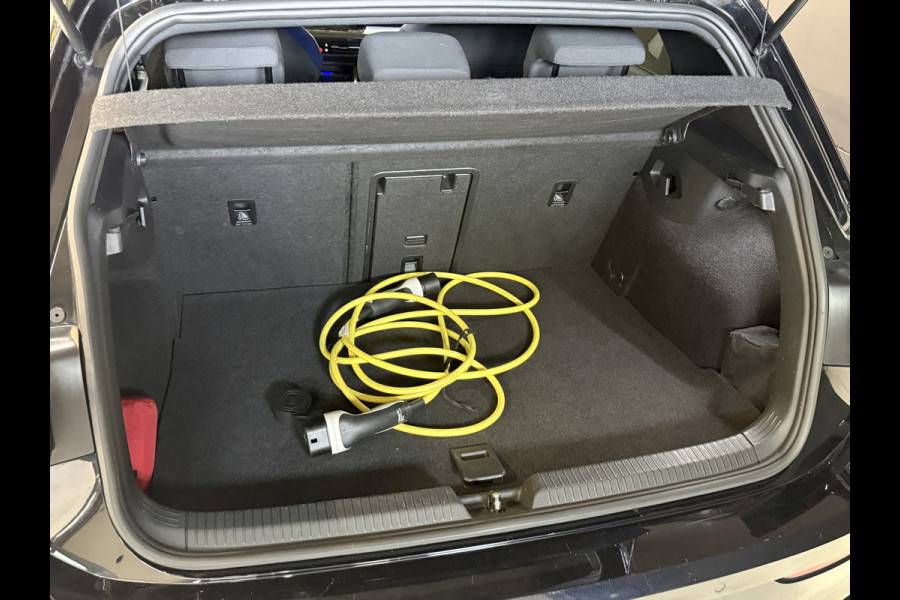 Volkswagen Golf 1.4 eHybrid GTE | SOH 97% | Panoramadak | IQ Light | Stoel/Stuurverwarming