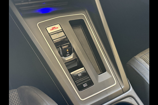 Volkswagen Golf 1.4 eHybrid GTE | SOH 97% | Panoramadak | IQ Light | Stoel/Stuurverwarming