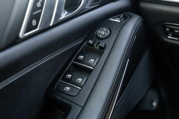 BMW X5 xDrive45e High Executive CARPLAY / CAMERA / DEALER ONDERHOUDEN / ZWART LEER / STOELVERWARMING / TREKHAAK