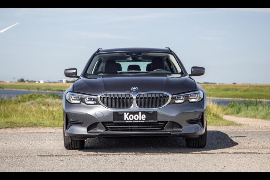 BMW 3 Serie Touring 320e LED / DEALER ONDERHOUDEN / STOELVERWARMING / CAMERA / CARPLAY