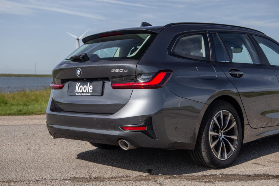 BMW 3 Serie Touring 320e LED / DEALER ONDERHOUDEN / STOELVERWARMING / CAMERA / CARPLAY