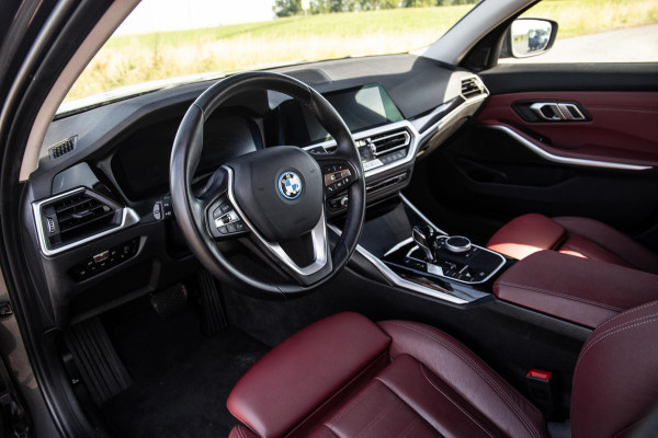 BMW 3 Serie Touring 320e LED / DEALER ONDERHOUDEN / STOELVERWARMING / CAMERA / CARPLAY
