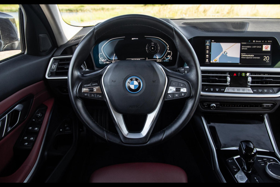 BMW 3 Serie Touring 320e LED / DEALER ONDERHOUDEN / STOELVERWARMING / CAMERA / CARPLAY