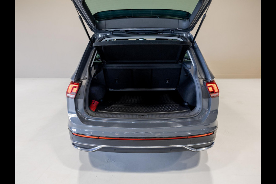 Volkswagen Tiguan 1.5 TSI Sport Urban / 150pk / Trekhaak / Achteruitrij camera / Harman Kardon / Head-Up display /