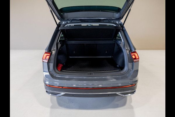 Volkswagen Tiguan 1.5 TSI Sport Urban / 150pk / Trekhaak / Achteruitrij camera / Harman Kardon / Head-Up display /