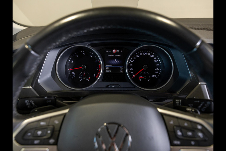 Volkswagen Tiguan 1.5 TSI Sport Urban / 150pk / Trekhaak / Achteruitrij camera / Harman Kardon / Head-Up display /