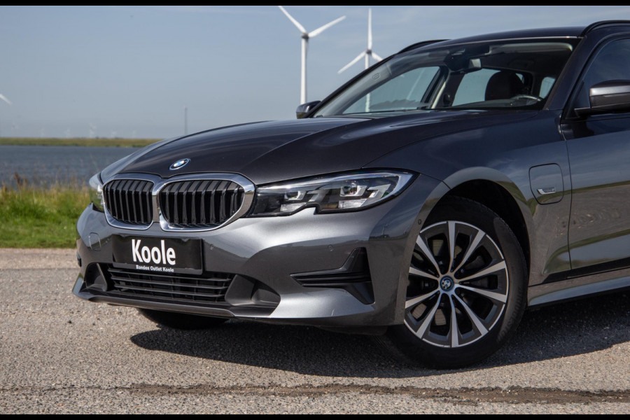 BMW 3 Serie Touring 320e LED / DEALER ONDERHOUDEN / STOELVERWARMING / CAMERA / CARPLAY