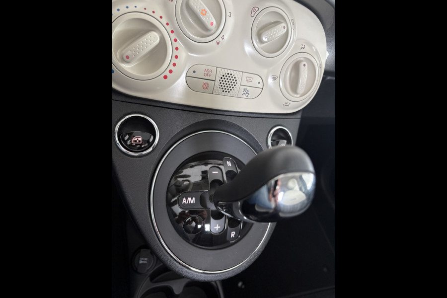 Fiat 500C 0.9 TwinAir Turbo Lounge Automaat Glazen panoramadak - Airco - Navigatie - Parkeersensor achter - Licht metalen velgen 15 inch - Cruise control - Mistlampen - Elektrische ramen - Stuur multifunctioneel - Bluetooth - Centrale vergrendeling met afstandsbediening - Start/stop systeem