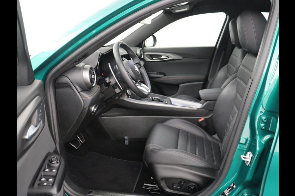 Alfa Romeo Tonale 1.5T Hybrid Veloce | 360 Camera | Stoel ventilatie | Stoel/stuur verwarming | Carplay | Matrix LED | Digital cockpit | Keyless | Adaptive cruise | Elektrische stoelen | Leder | Parkeerhulp | Elektrische kofferbak | Climate control