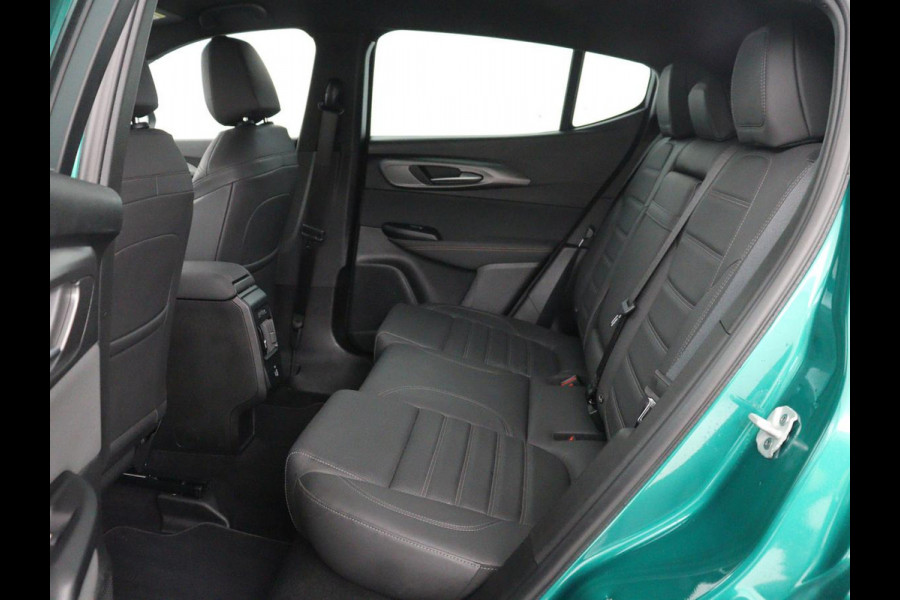 Alfa Romeo Tonale 1.5T Hybrid Veloce | 360 Camera | Stoel ventilatie | Stoel/stuur verwarming | Carplay | Matrix LED | Digital cockpit | Keyless | Adaptive cruise | Elektrische stoelen | Leder | Parkeerhulp | Elektrische kofferbak | Climate control
