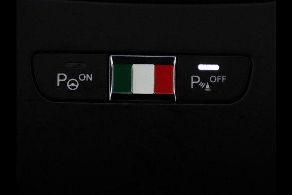 Alfa Romeo Tonale 1.5T Hybrid Veloce | 360 Camera | Stoel ventilatie | Stoel/stuur verwarming | Carplay | Matrix LED | Digital cockpit | Keyless | Adaptive cruise | Elektrische stoelen | Leder | Parkeerhulp | Elektrische kofferbak | Climate control