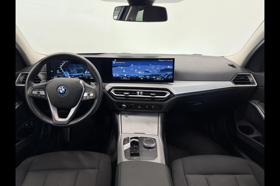 BMW 3 Serie Touring 320e Airco ECC Navi Wireless Carplay PDC VA+Camera Adaptive Cruise Control Full LED HuD Display Stoelverwarming