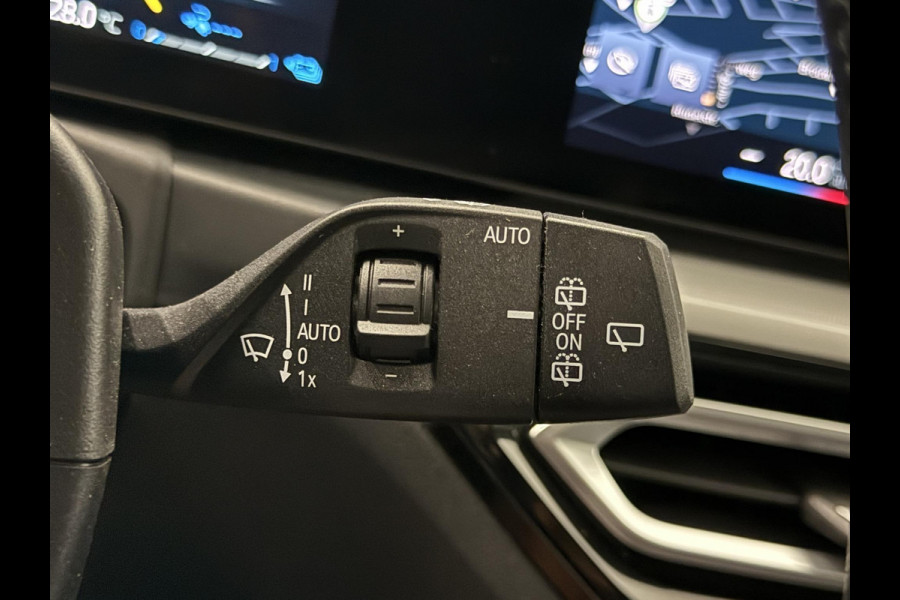 BMW 3 Serie Touring 320e Airco ECC Navi Wireless Carplay PDC VA+Camera Adaptive Cruise Control Full LED HuD Display Stoelverwarming