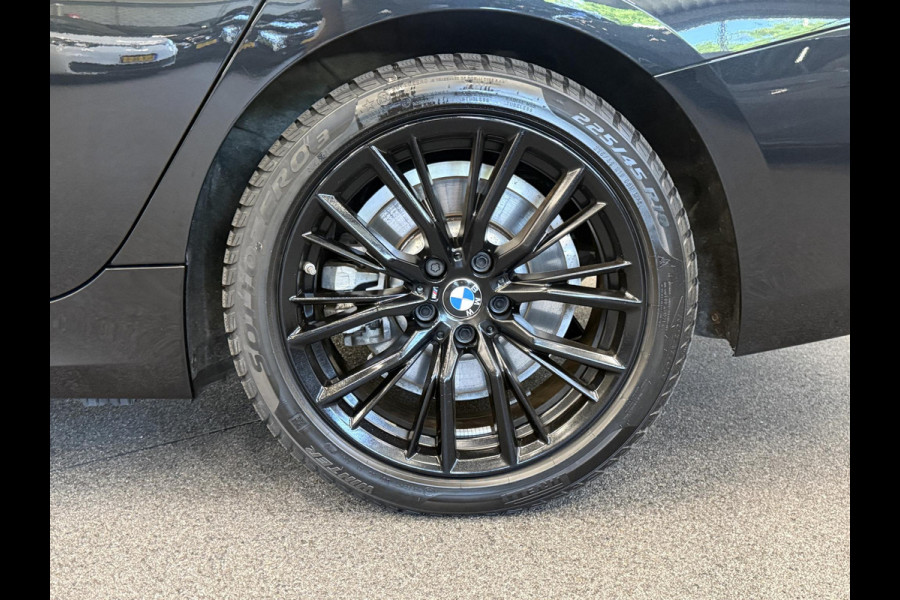 BMW 3 Serie Touring 320e Airco ECC Navi Wireless Carplay PDC VA+Camera Adaptive Cruise Control Full LED HuD Display Stoelverwarming