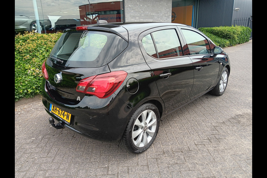 Opel Corsa 1.4 90PK Favourite+ met Airco, Navigatie, Carplay, Trekhaak, 16" LMV etc. incl. 12 maanden BOVAG-garantie