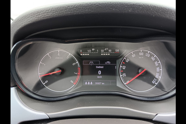 Opel Corsa 1.4 90PK Favourite+ met Airco, Navigatie, Carplay, Trekhaak, 16" LMV etc. incl. 12 maanden BOVAG-garantie