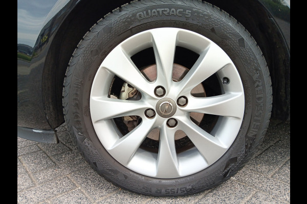 Opel Corsa 1.4 90PK Favourite+ met Airco, Navigatie, Carplay, Trekhaak, 16" LMV etc. incl. 12 maanden BOVAG-garantie