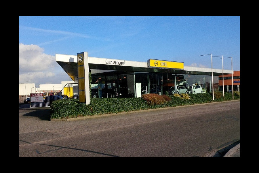 Opel Corsa 1.4 90PK Favourite+ met Airco, Navigatie, Carplay, Trekhaak, 16" LMV etc. incl. 12 maanden BOVAG-garantie