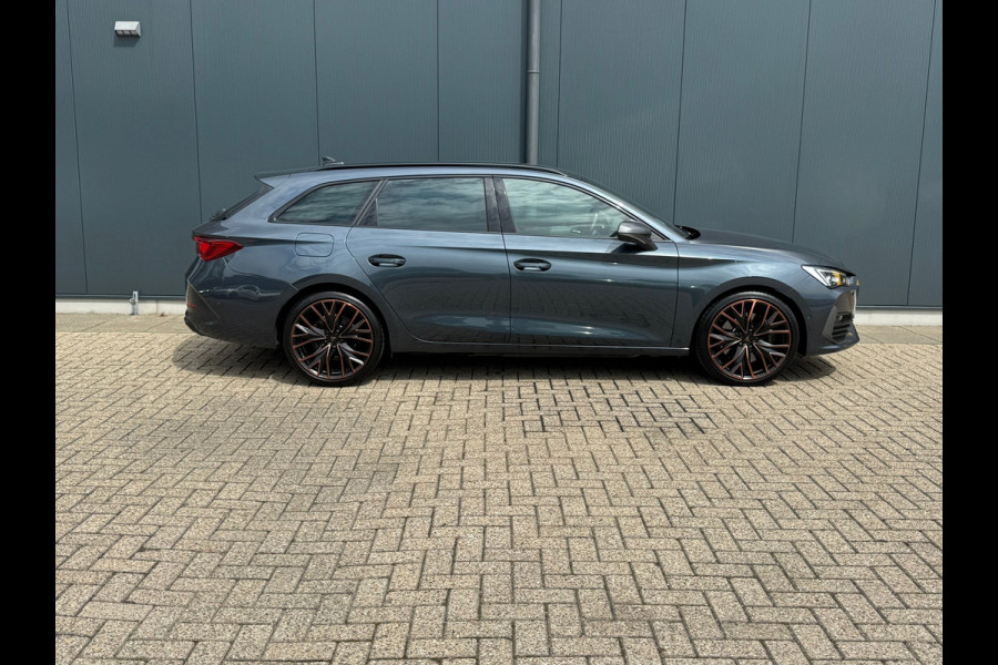 CUPRA Leon Sportstourer 1.4 e-Hybrid VZ * Leder * Startknop stuur * Camera * Side Assist *