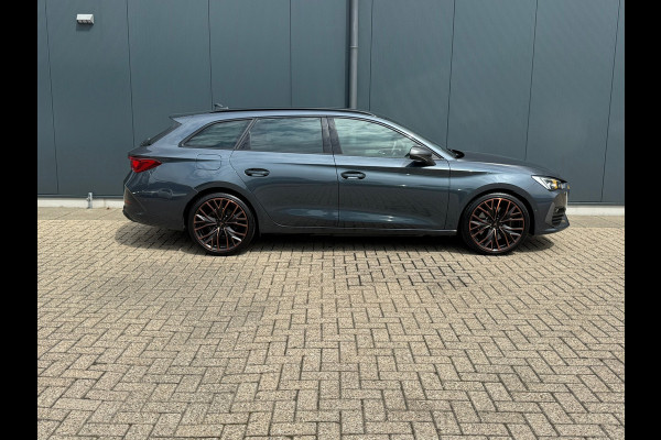 CUPRA Leon Sportstourer 1.4 e-Hybrid VZ * Leder * Startknop stuur * Camera * Side Assist *