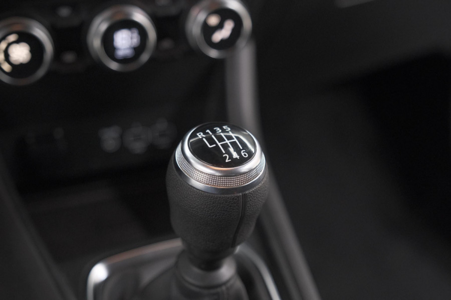 Renault Captur TCe 90 Zen | Trekhaak | Parkeersensoren | Navigatie | Stoelverwarming