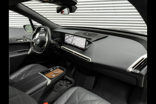 BMW iX M60 - Pano - Bowers & Wilkins - Active Steering - Luchtvering - 112kWh