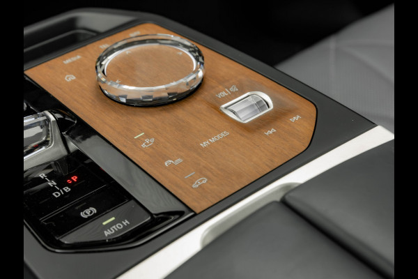BMW iX M60 - Pano - Bowers & Wilkins - Active Steering - Luchtvering - 112kWh
