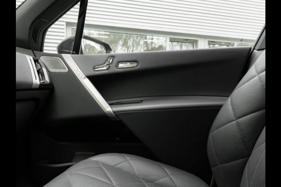 BMW iX M60 - Pano - Bowers & Wilkins - Active Steering - Luchtvering - 112kWh