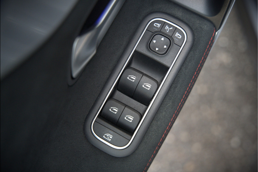 Mercedes-Benz CLA-Klasse Shooting Brake 250 e Business Solution AMG Limited | Stoelverwarming | Parkeersensoren | Navigatie | Cruise Control | Keyless | Ambiance Verlichting | Climate Control