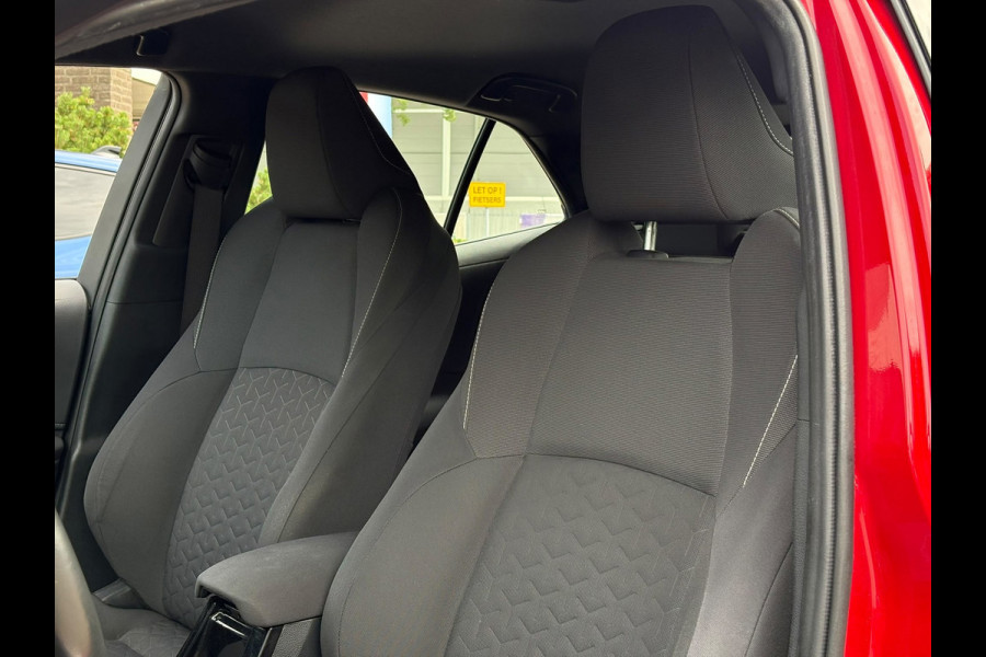 Toyota Corolla 1.8 Hybrid Two-Tone | Carplay/Android, Navi, Camera, Cruise, 18'' LMV, Climate, Licht/Regens. | Dealeronderhouden |