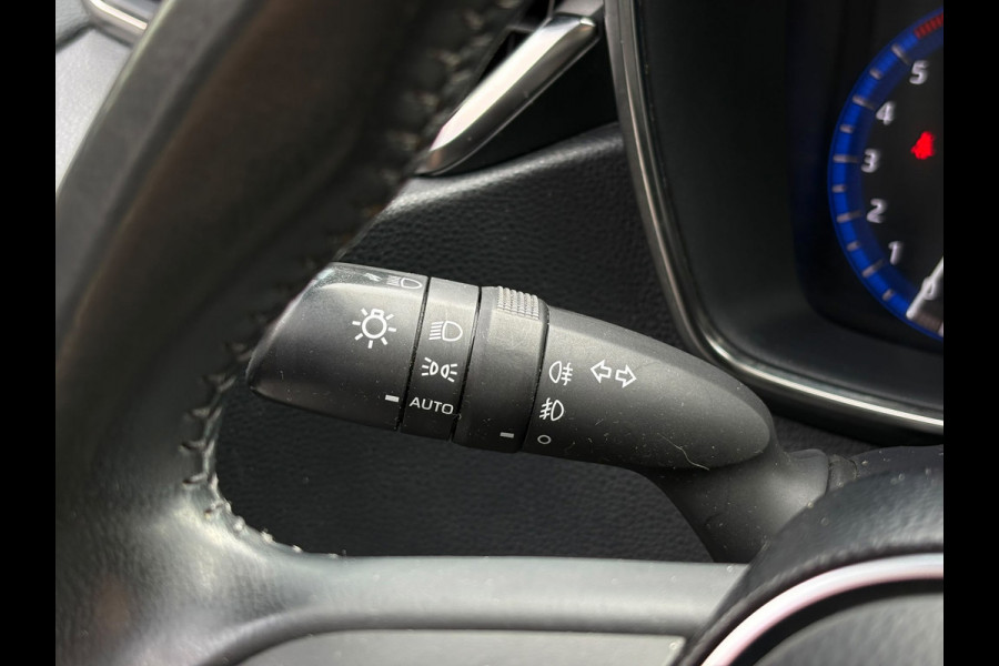 Toyota Corolla 1.8 Hybrid Two-Tone | Carplay/Android, Navi, Camera, Cruise, 18'' LMV, Climate, Licht/Regens. | Dealeronderhouden |