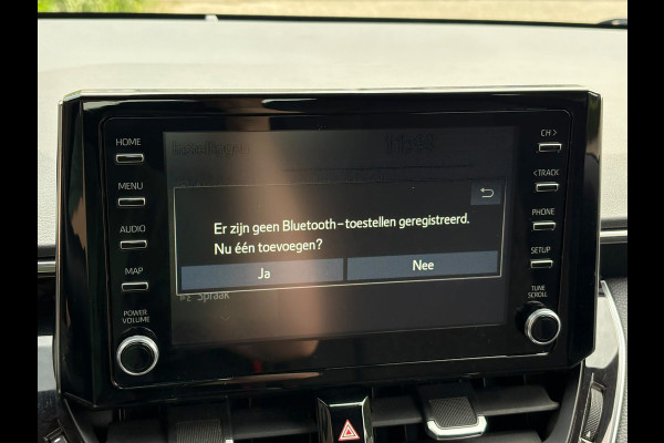 Toyota Corolla 1.8 Hybrid Two-Tone | Carplay/Android, Navi, Camera, Cruise, 18'' LMV, Climate, Licht/Regens. | Dealeronderhouden |