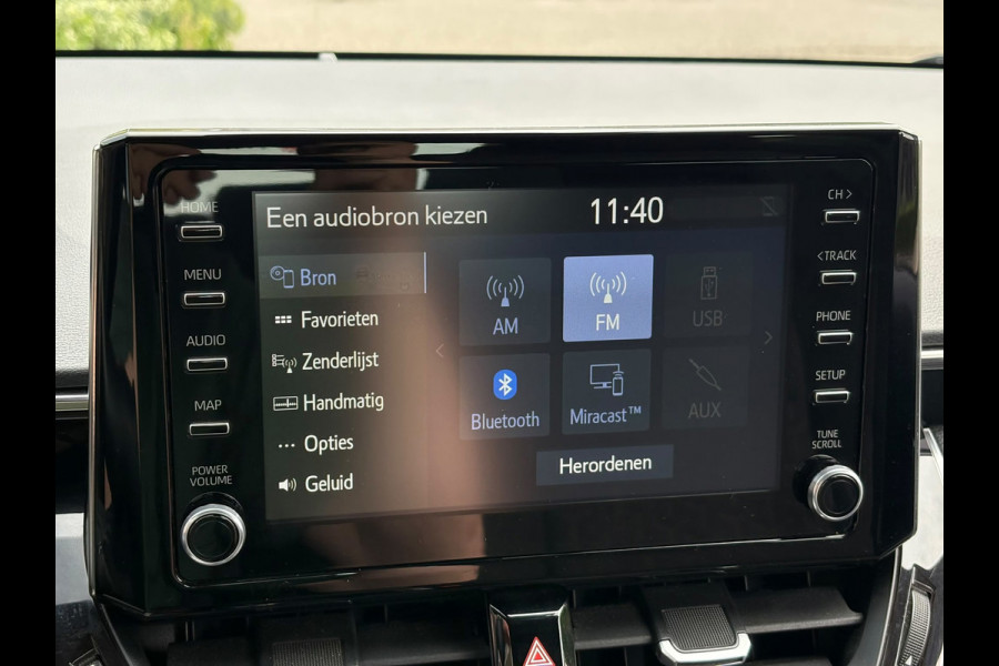 Toyota Corolla 1.8 Hybrid Two-Tone | Carplay/Android, Navi, Camera, Cruise, 18'' LMV, Climate, Licht/Regens. | Dealeronderhouden |