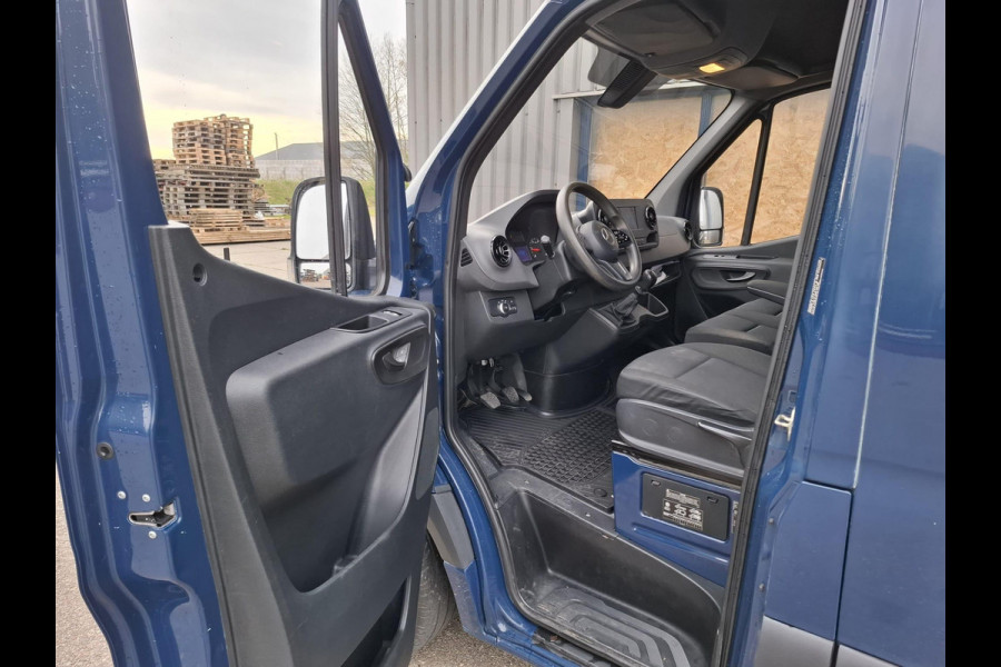Mercedes-Benz Sprinter 311 2.2 CDI L2H2 AIRCO / CAMERA / 3 ZITS / DEALER ONDERHOUDEN / NAVI